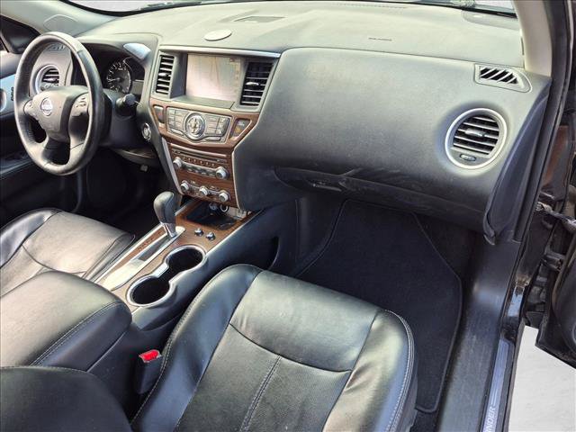 Used 2018 Nissan Pathfinder Platinum w/ Cargo Package FWD image 17