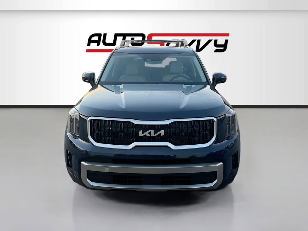 Used 2023 Kia Telluride EX w/ EX Captain's Chair Package FWD image 2