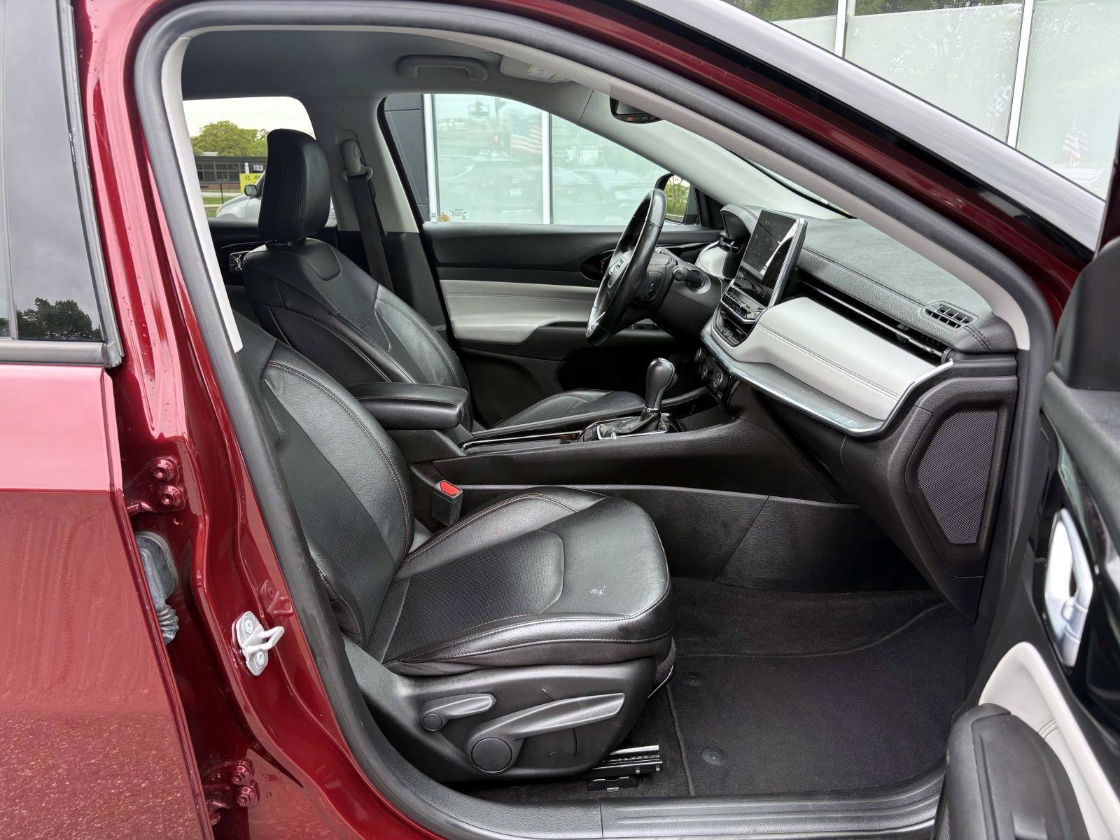 Used 2022 Jeep Compass Limited AWD/4WD image 23