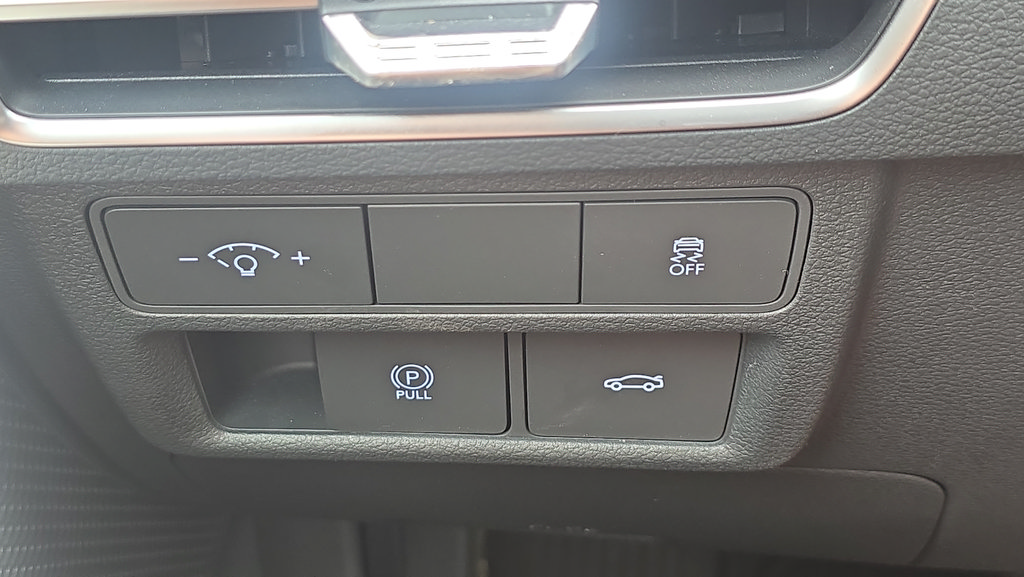 Used 2025 Hyundai Sonata SEL FWD image 24