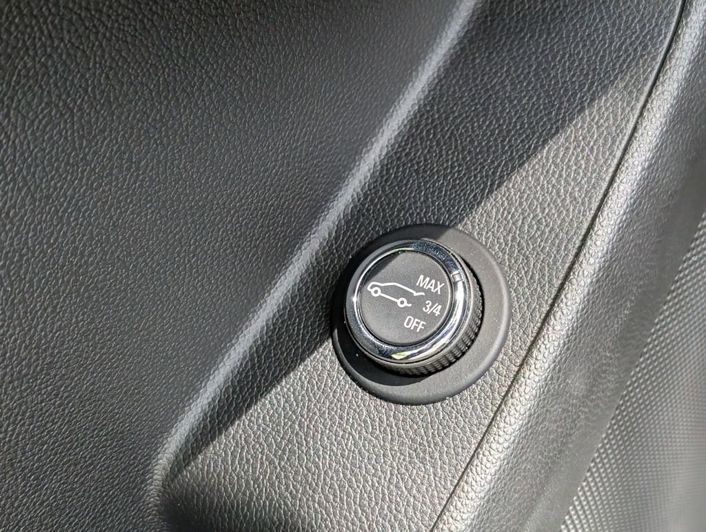 Used 2023 Chevrolet Traverse LT FWD image 26