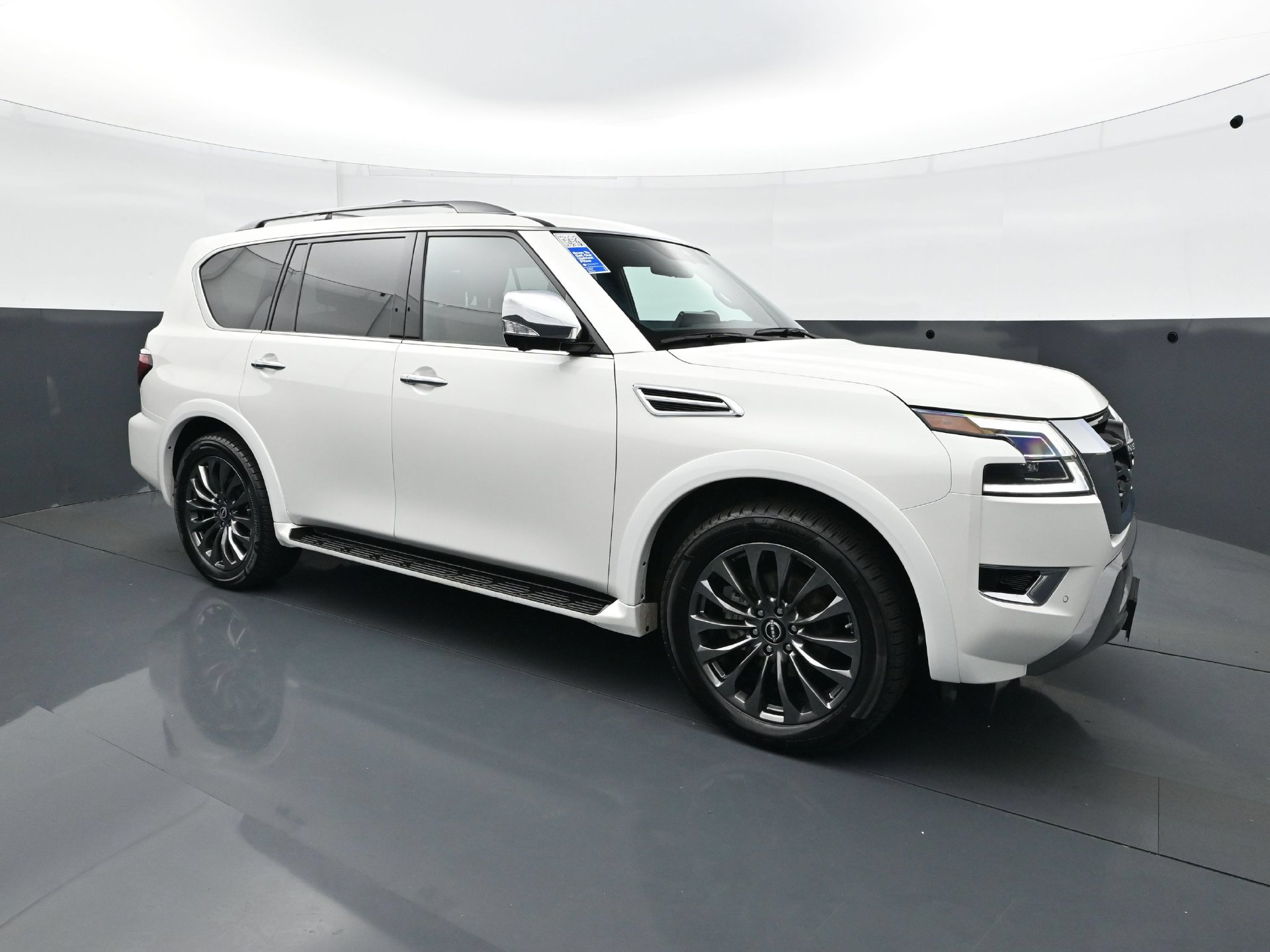 Used 2024 Nissan Armada Platinum w/ Captain's Chairs Package AWD/4WD image 9