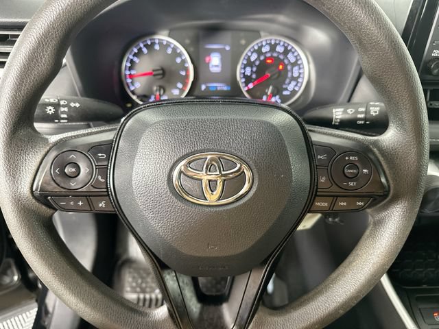 Used 2021 Toyota RAV4 LE AWD/4WD image 17