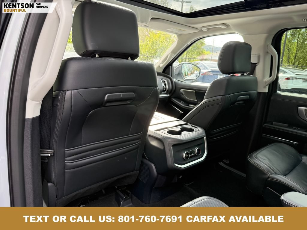 Used 2025 Ford Expedition Platinum AWD/4WD image 31