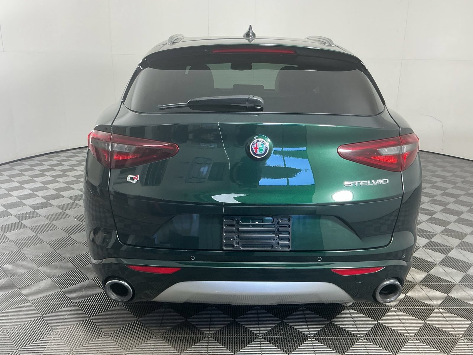 Used 2020 Alfa Romeo Stelvio Ti Lusso w/ Quick Order Package 22X Lusso AWD/4WD image 8