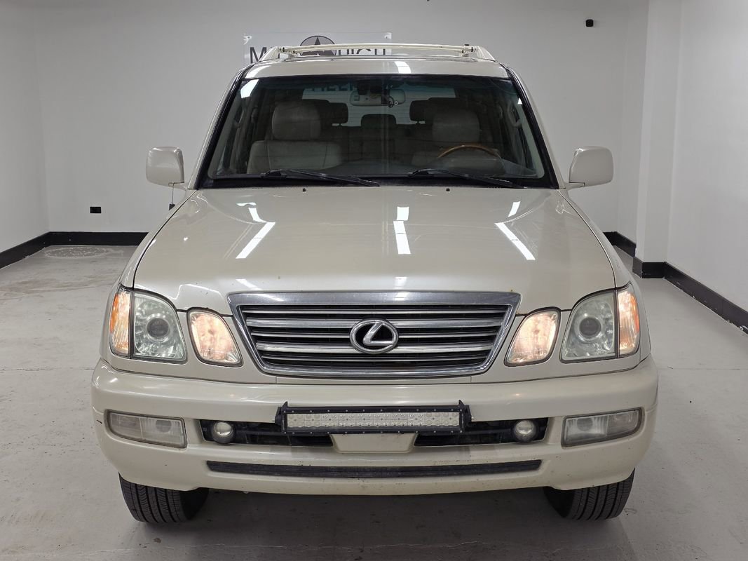 Used 2004 Lexus LX 470 4WD image 2