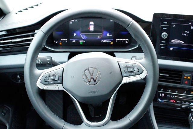 Used 2026 Volkswagen Jetta SE FWD image 16