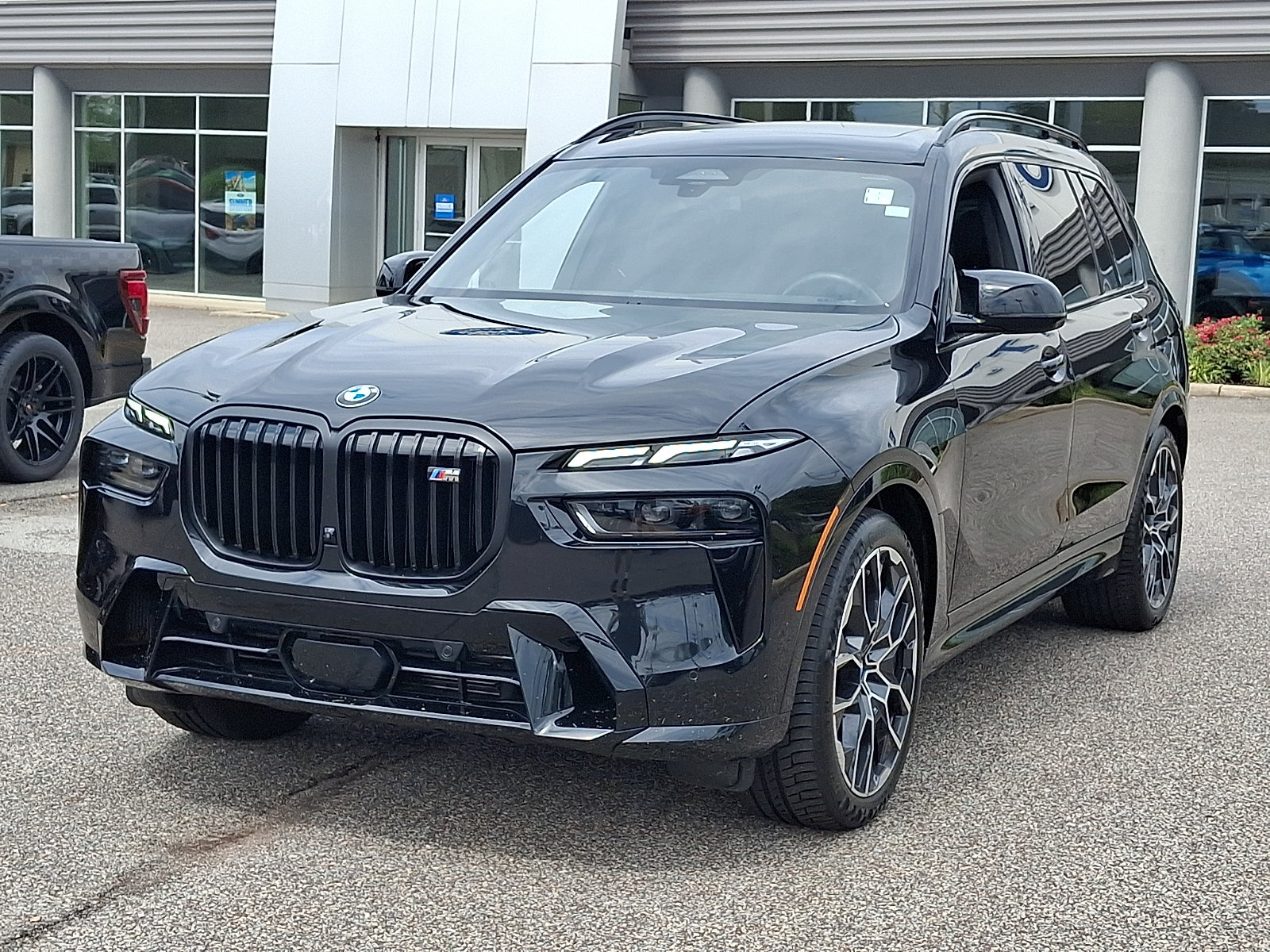 Used 2025 BMW X7 M60i w/ Executive Package AWD/4WD image 4