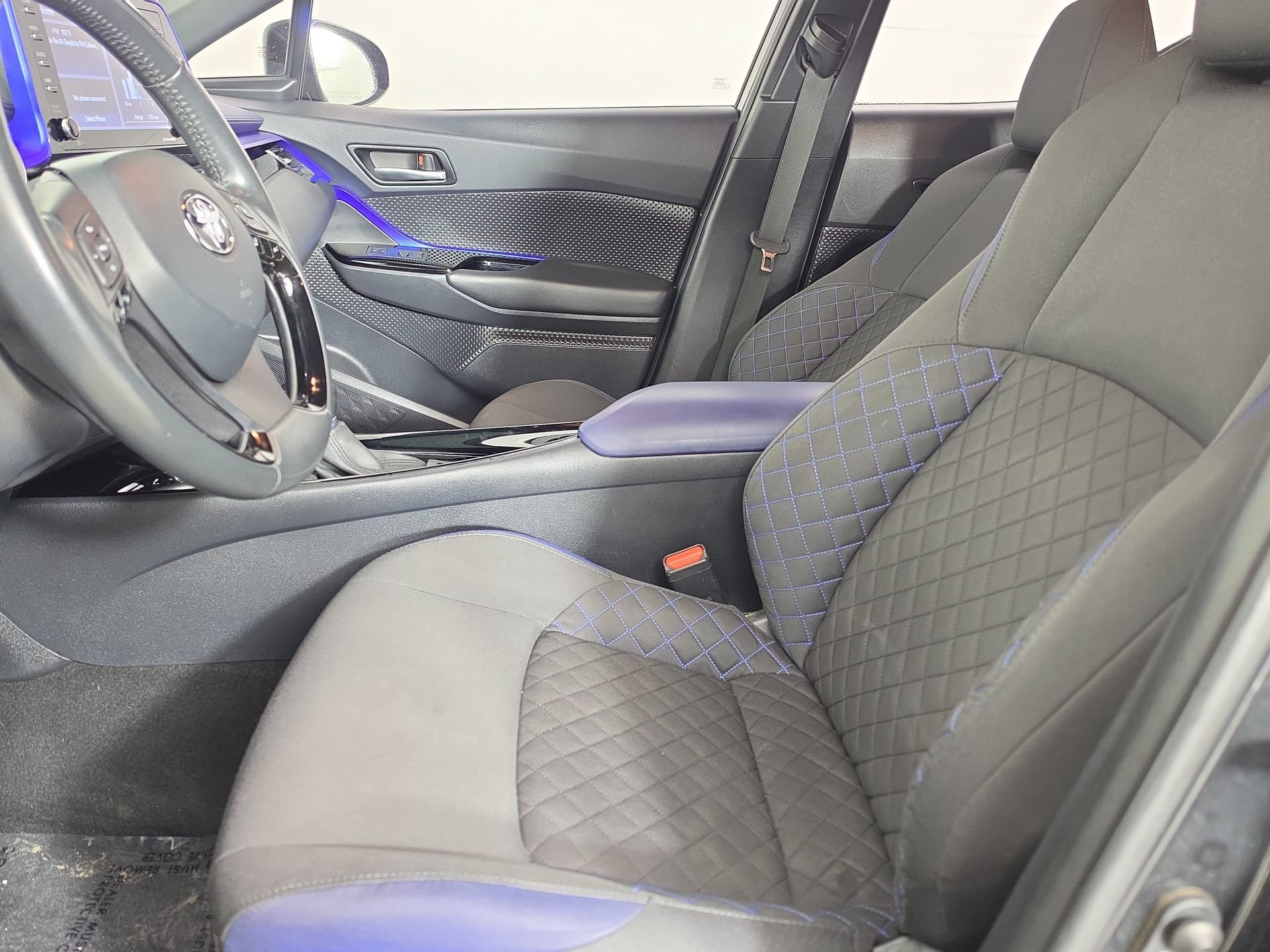 Used 2021 Toyota C-HR XLE FWD image 14