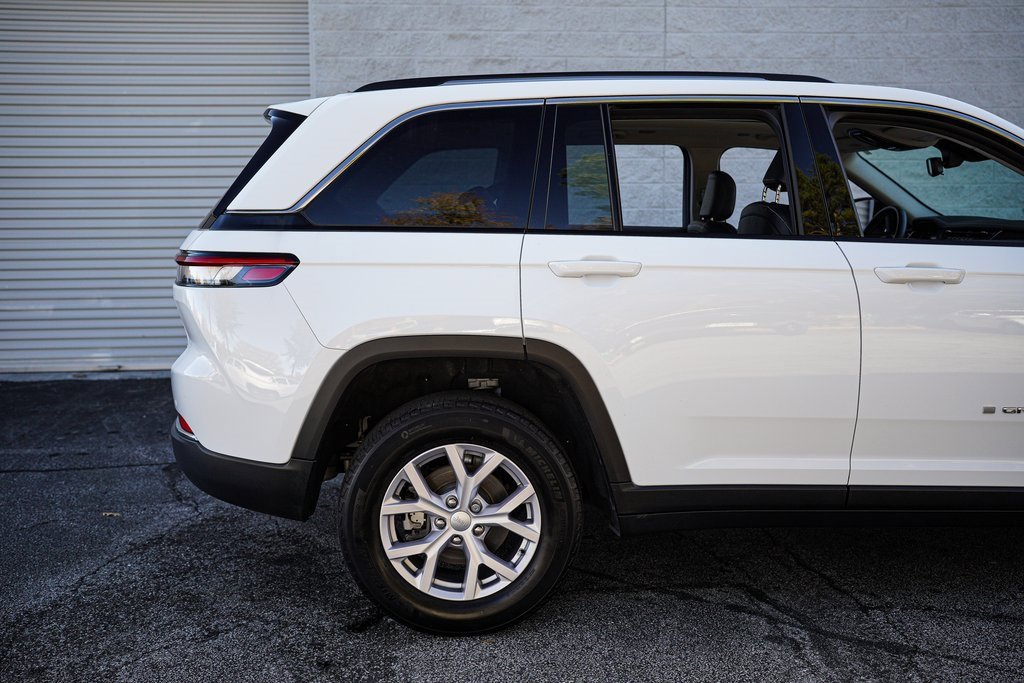 Used 2022 Jeep Grand Cherokee Limited image 15
