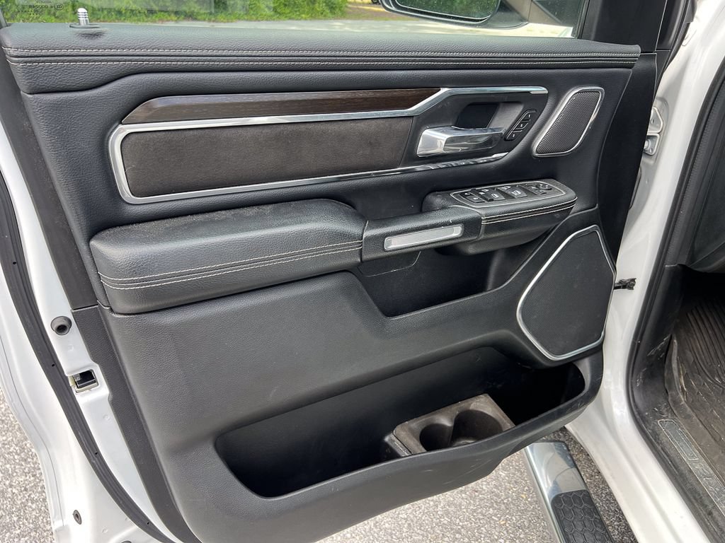 Used 2022 RAM 1500 Laramie AWD/4WD image 14