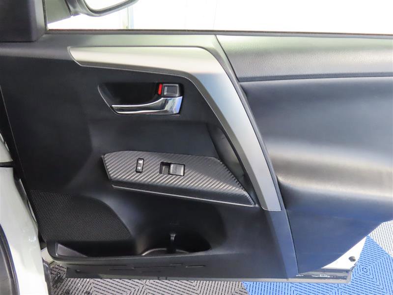 Used 2015 Toyota RAV4 Limited image 36