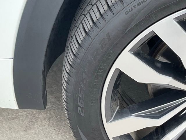 Used 2023 Volkswagen Atlas SEL Premium AWD/4WD image 9