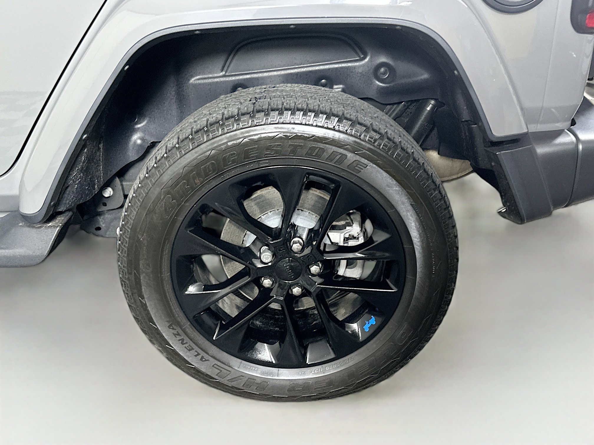 Used 2023 Jeep Wrangler Sahara w/ Cold Weather Group image 11