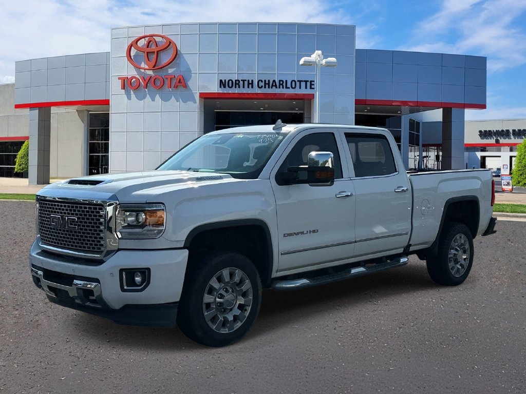 Used 2017 GMC Sierra 2500 Denali w/ Duramax Plus Package AWD/4WD image 3