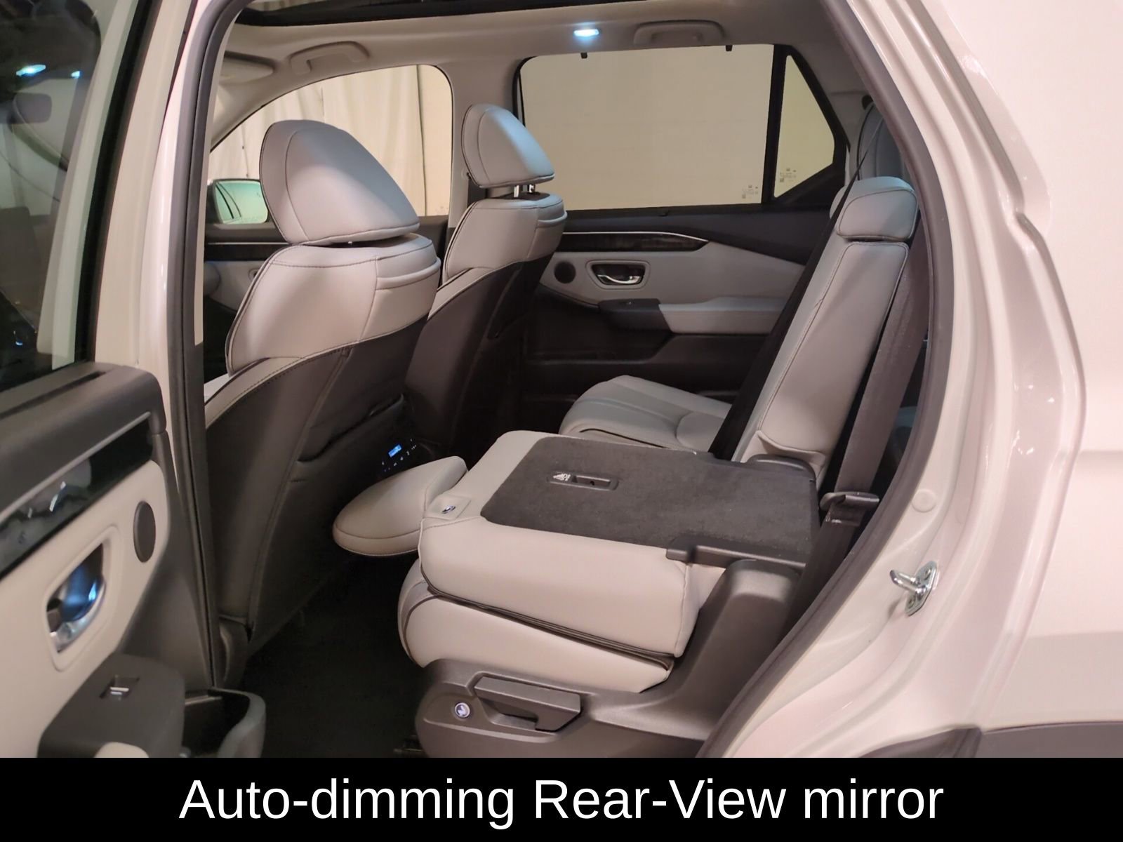 Used 2025 Honda Pilot Elite image 18