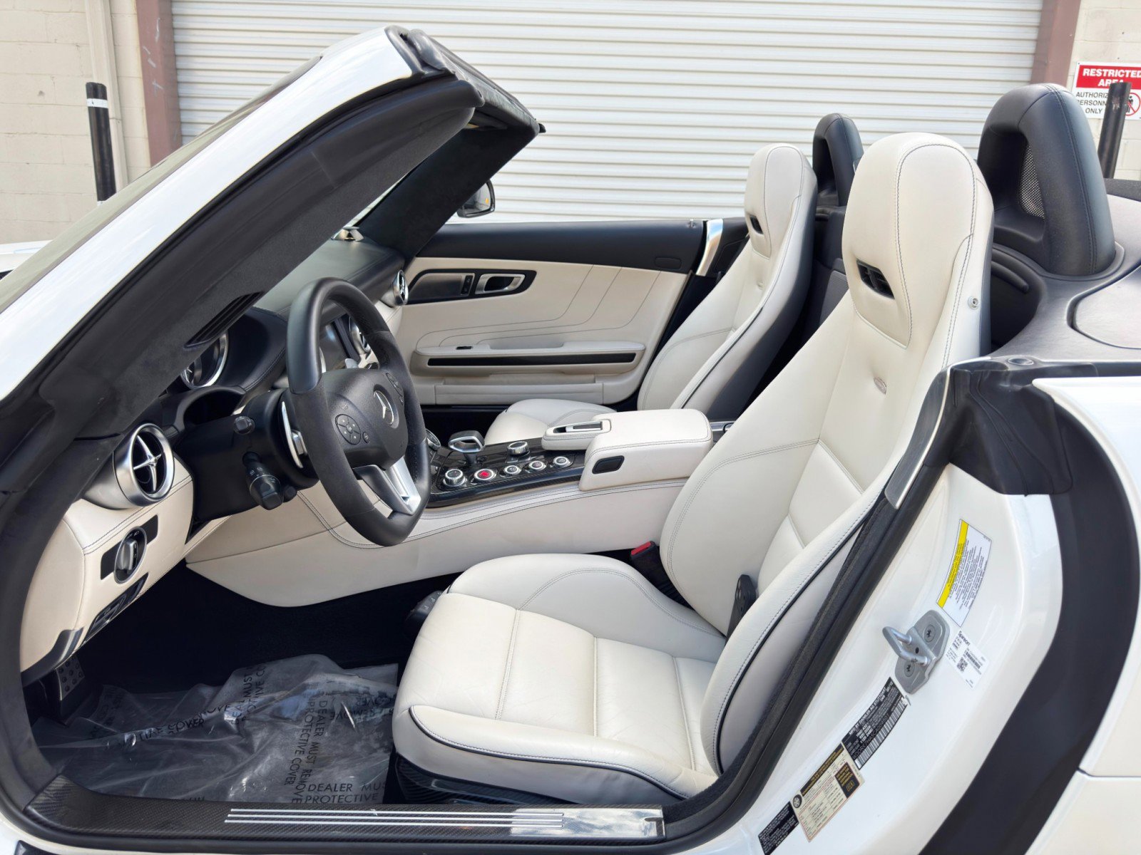 Used 2012 Mercedes-Benz SLS AMG Roadster image 18