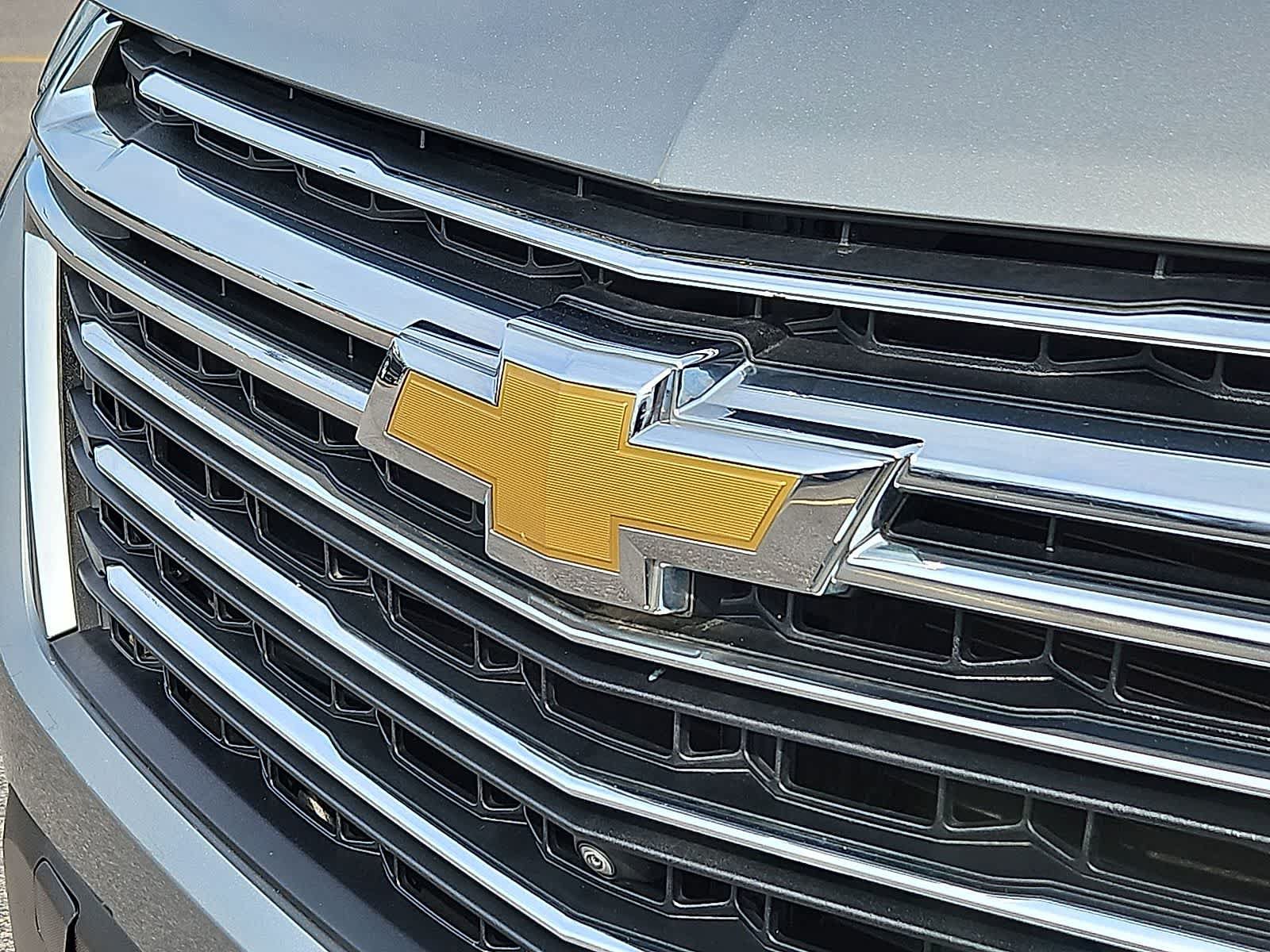 Used 2023 Chevrolet Traverse LT FWD image 35