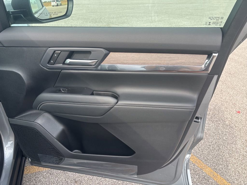 New 2026 GMC Terrain Denali w/ LPO, Floor Liner Package image 21