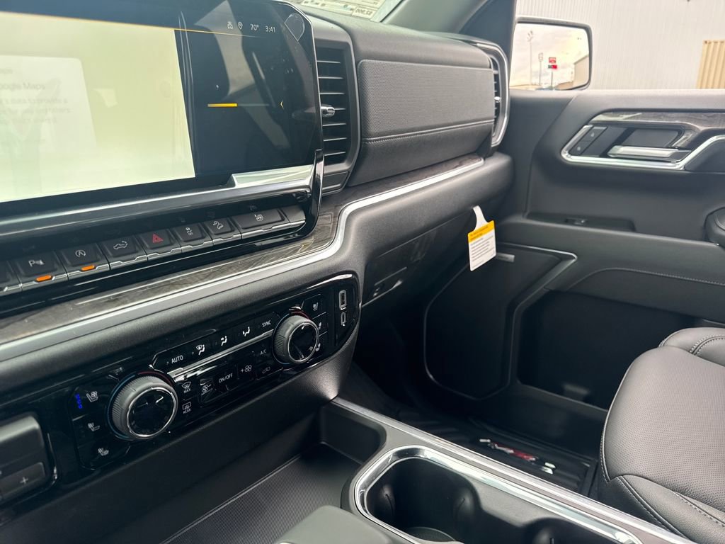 New 2026 Chevrolet Silverado 1500 LTZ w/ Z71 Off-Road Package image 24