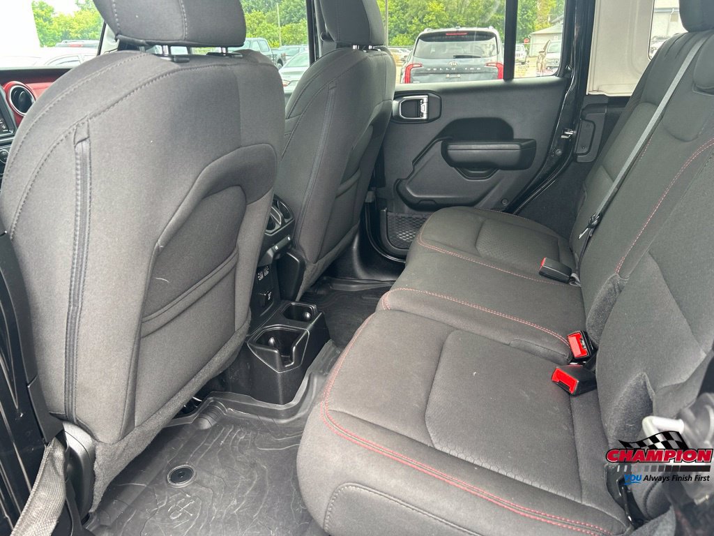 Used 2023 Jeep Wrangler Unlimited Rubicon w/ Cold Weather Group AWD/4WD image 10