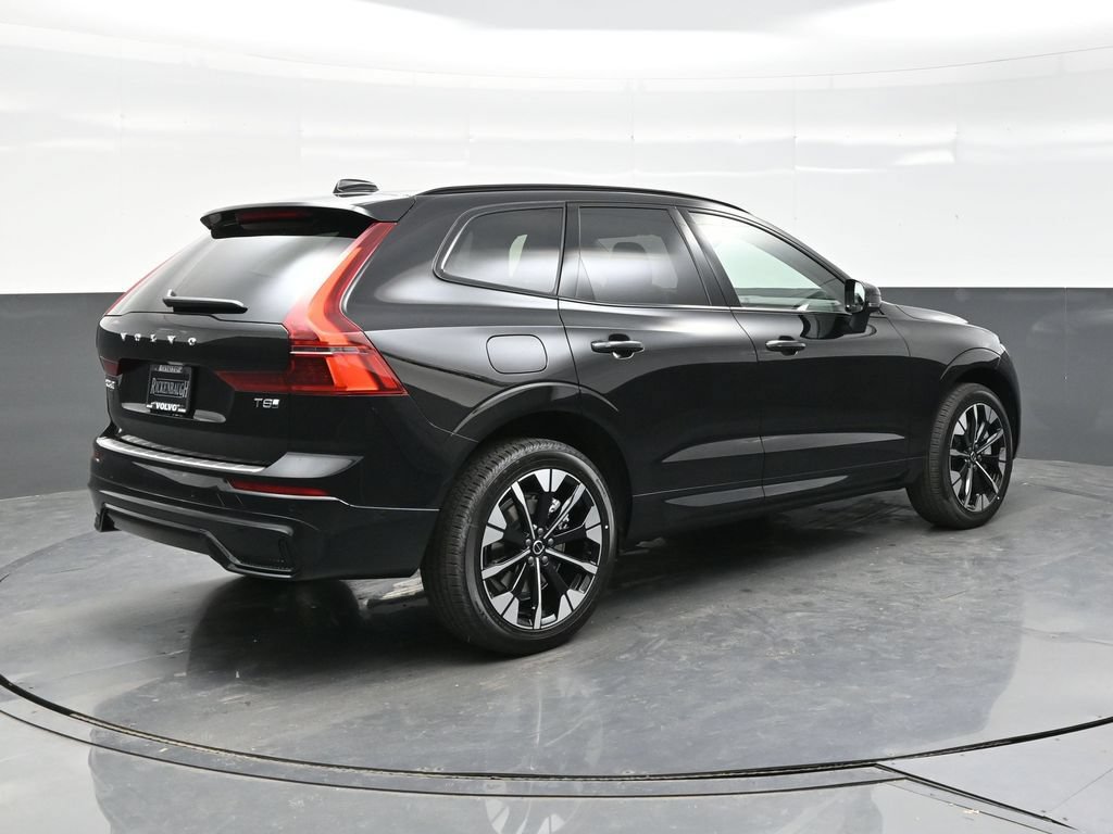 New 2026 Volvo XC60 T8 Plus w/ Climate Package PRO AWD/4WD image 7