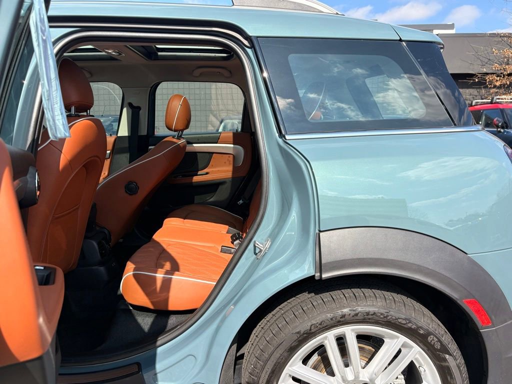 Used 2023 MINI Cooper Countryman S w/ Signature Upholstery Package AWD/4WD image 16