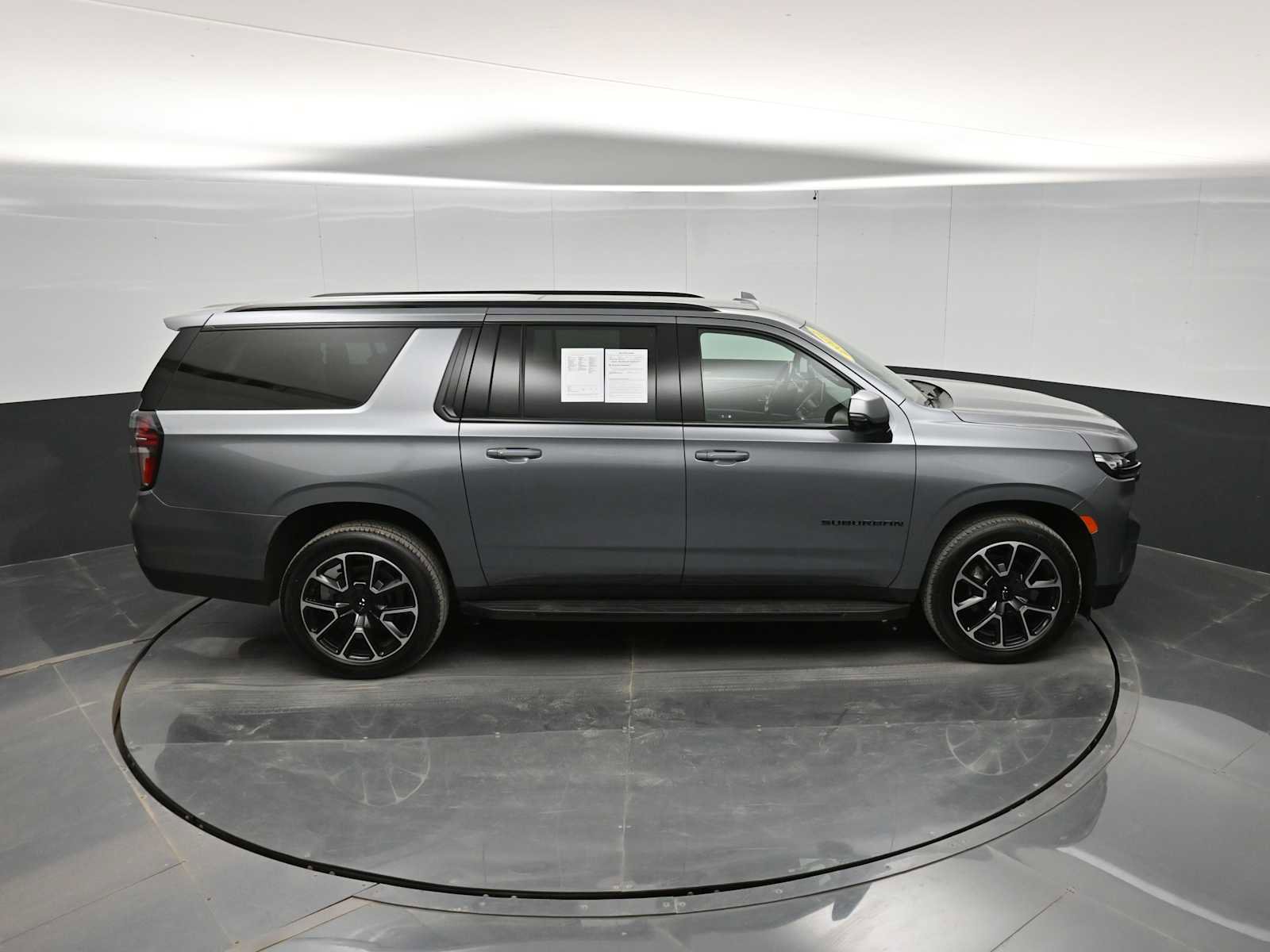 Used 2022 Chevrolet Suburban RST w/ Luxury Package AWD/4WD image 31