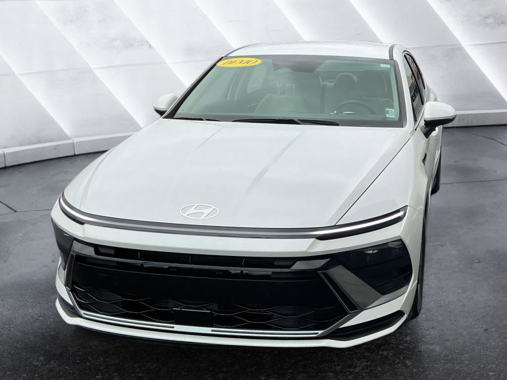 Certified 2025 Hyundai Sonata SE image 1