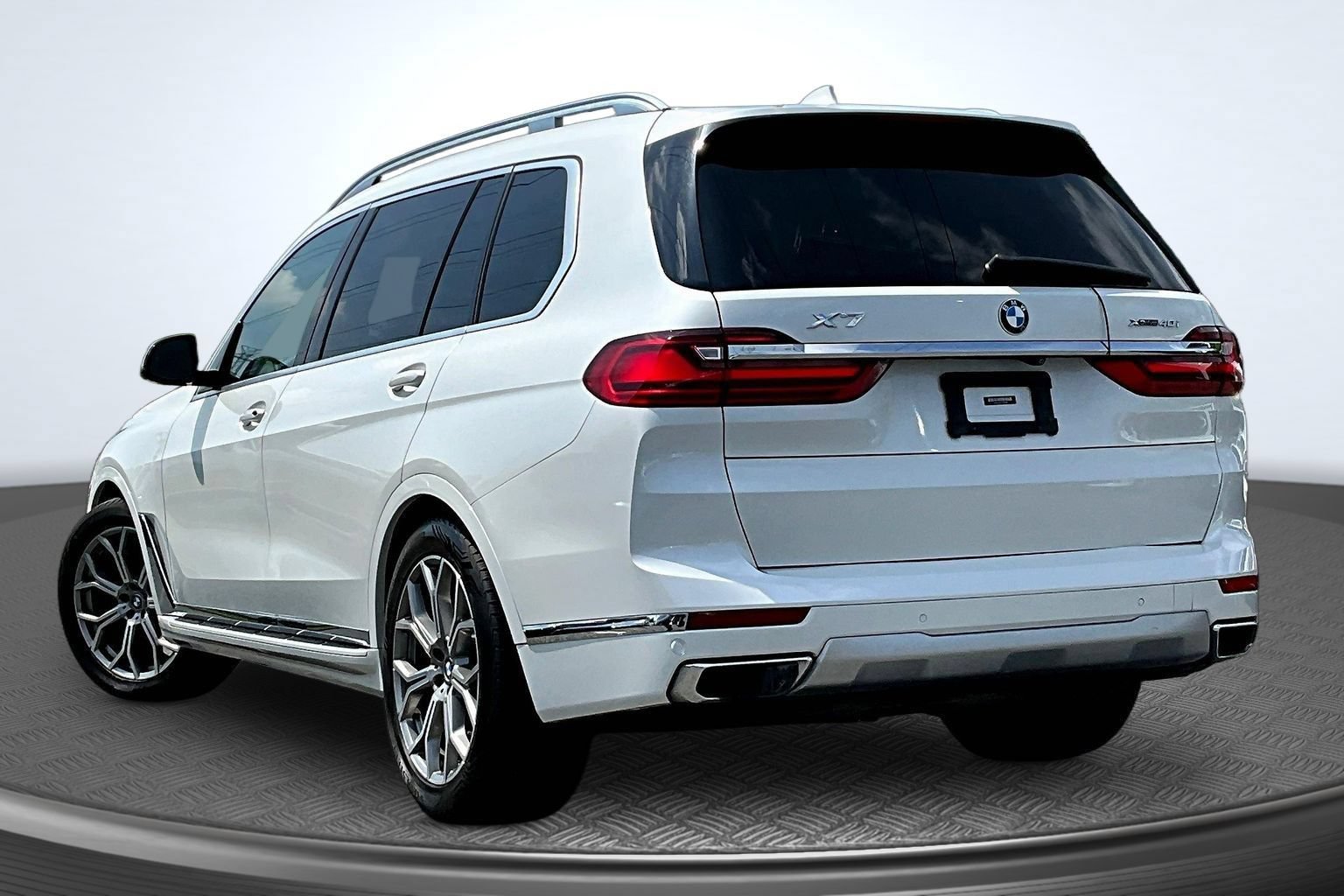 Used 2020 BMW X7 xDrive40i w/ Cold Weather Package AWD/4WD image 4