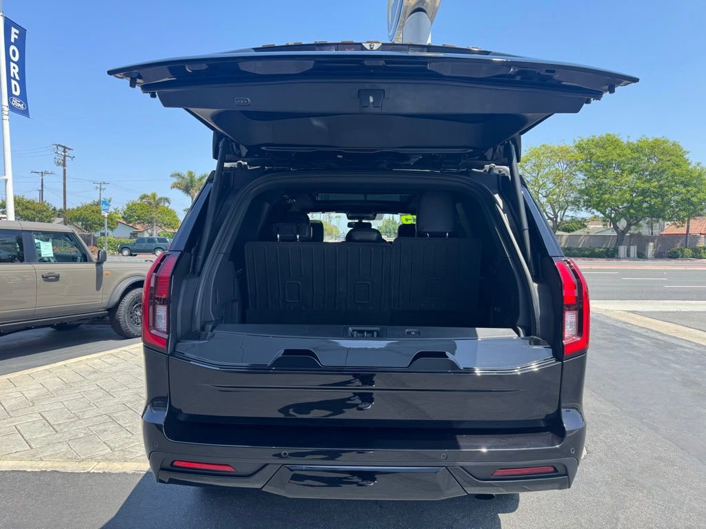 Used 2025 Ford Expedition Tremor AWD/4WD image 7