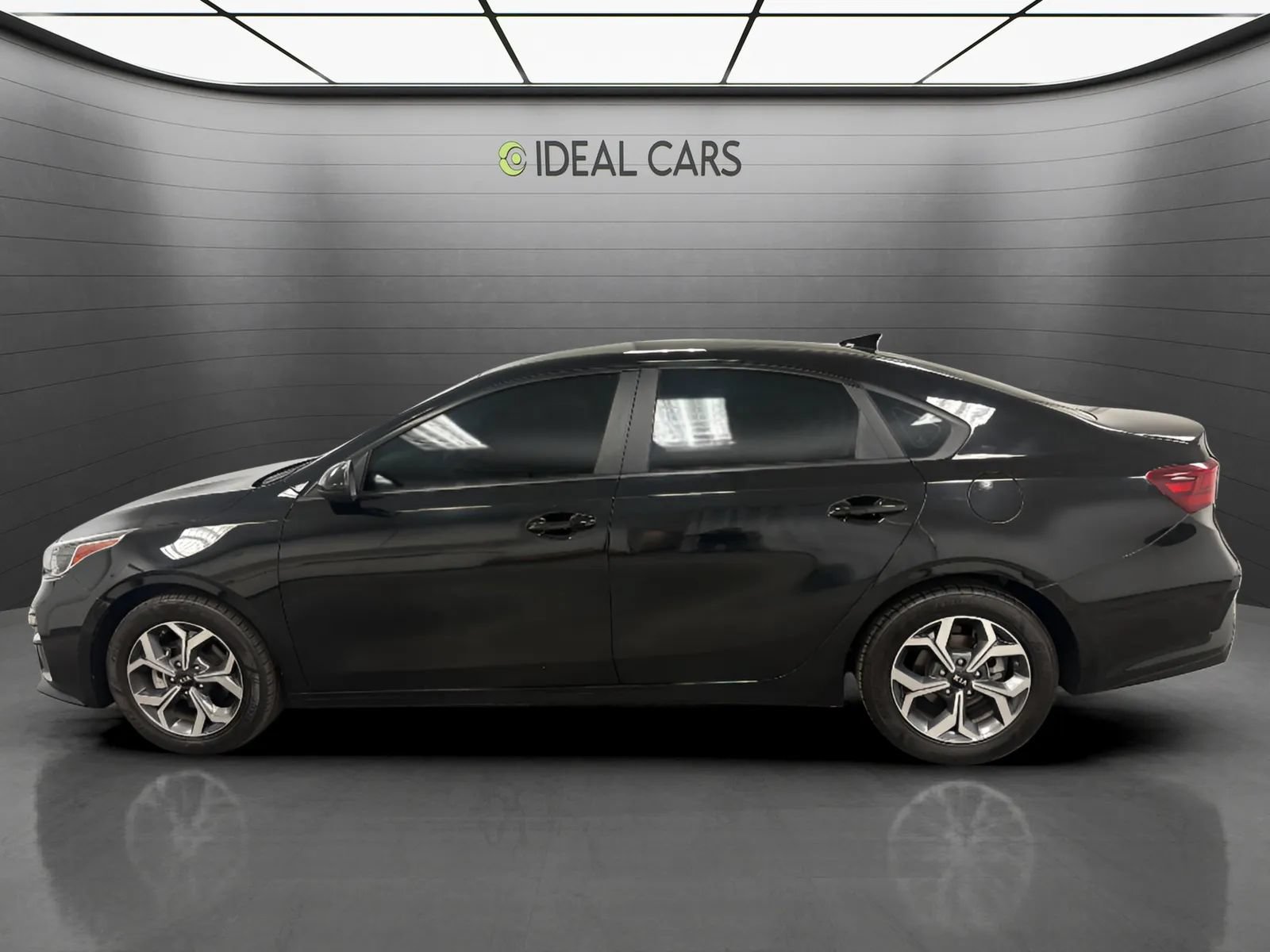 Used 2021 Kia Forte LXS FWD image 2