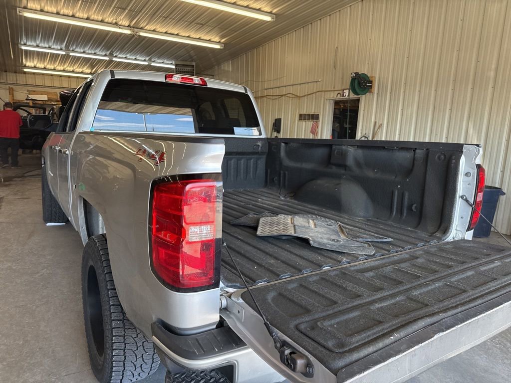 Used 2017 Chevrolet Silverado 1500 Custom w/ Custom Convenience Package AWD/4WD image 7