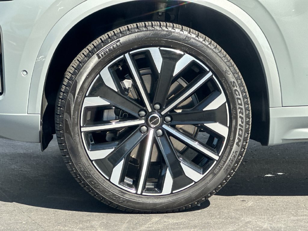 Certified 2026 Volvo XC90 B6 Plus AWD/4WD image 26