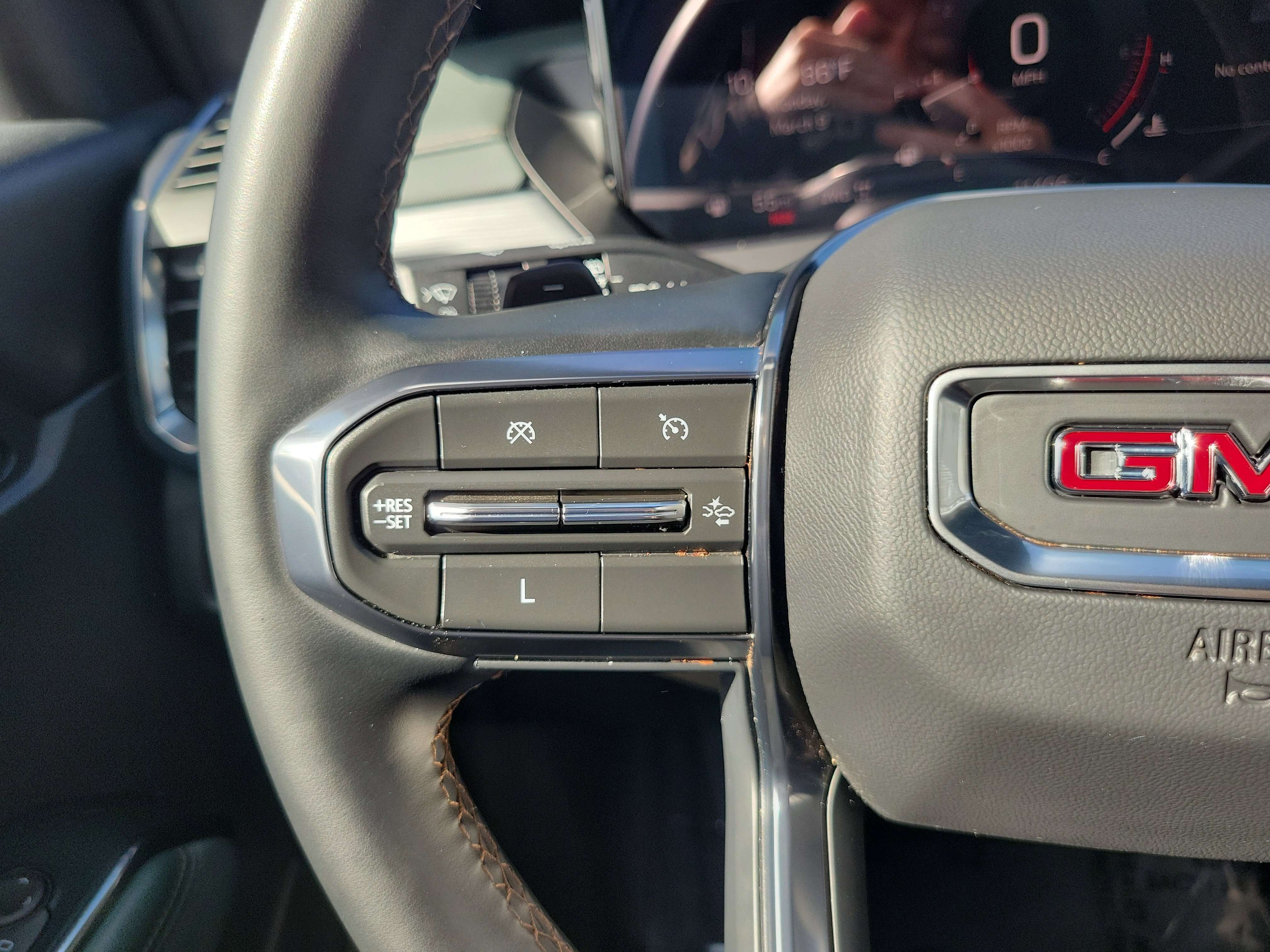 Used 2024 GMC Acadia AT4 w/ Luxury Package image 20