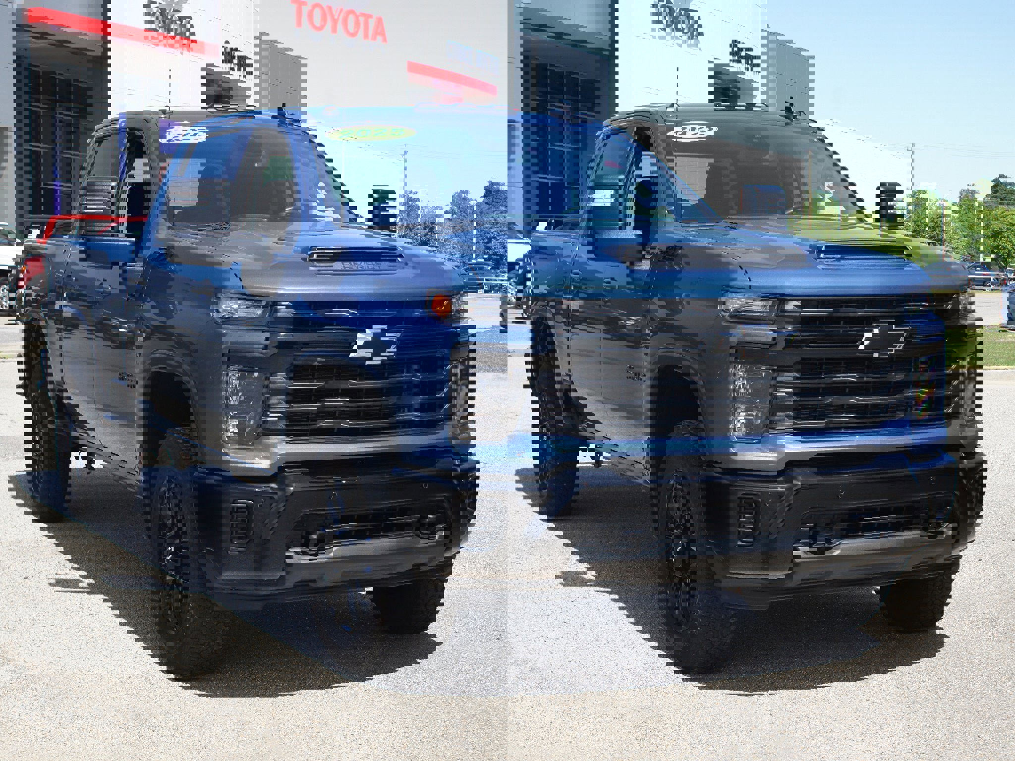 Used 2025 Chevrolet Silverado 2500 Custom w/ Custom Value Package image 23