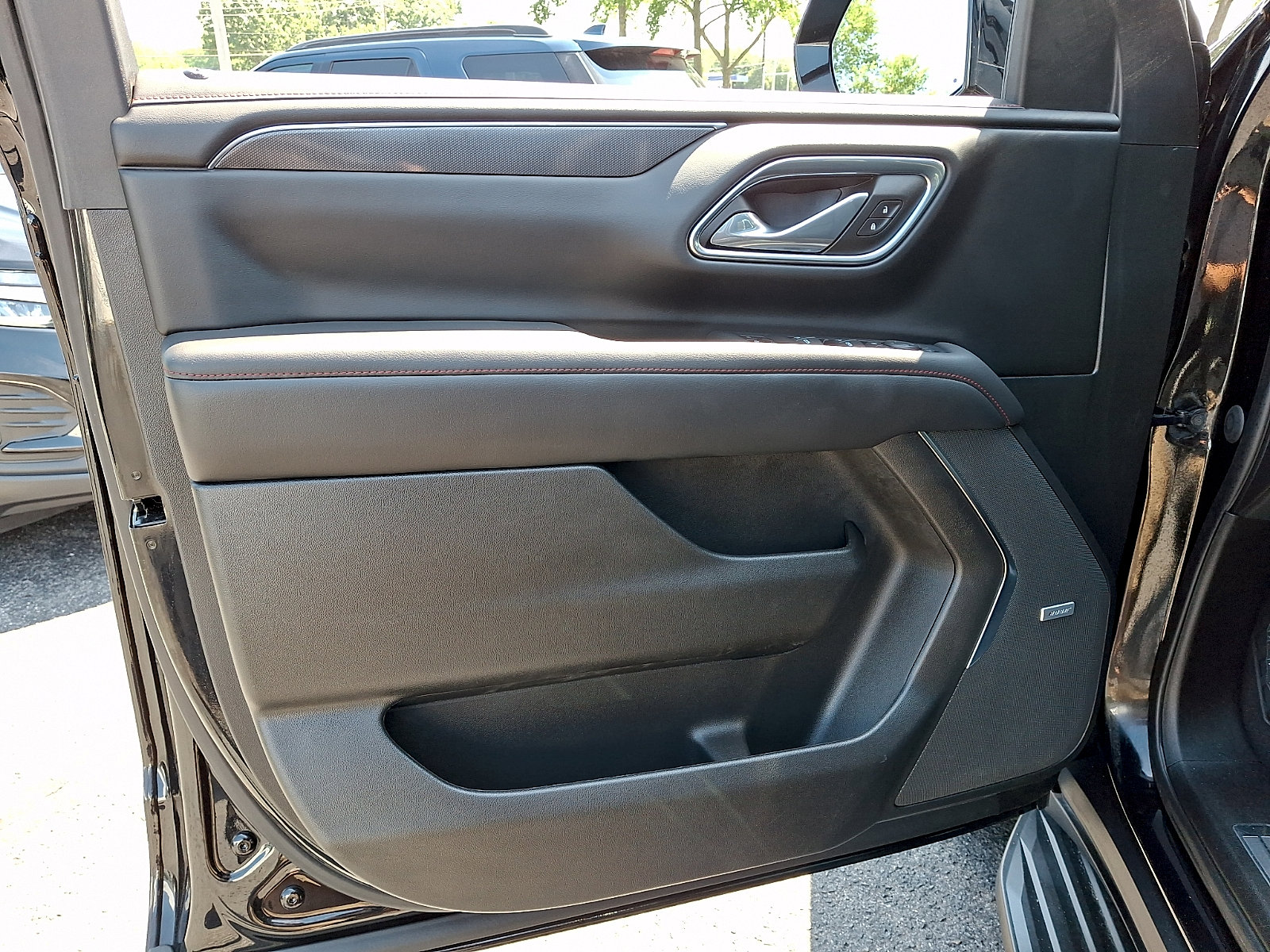 Used 2023 Chevrolet Suburban RST w/ Luxury Package AWD/4WD image 15