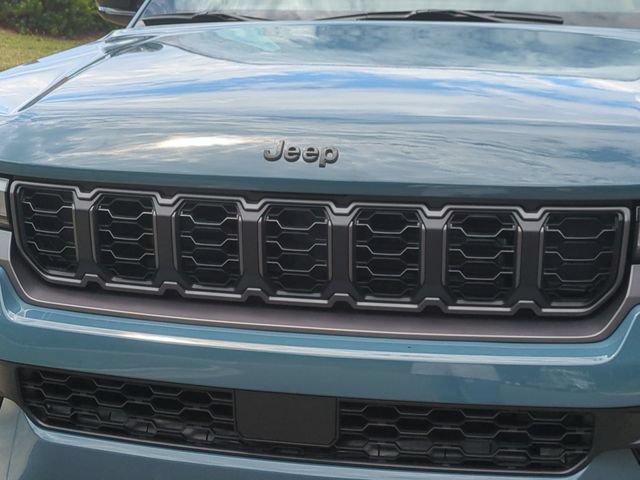 New 2026 Jeep Grand Cherokee Limited w/ Limited Altitude Package AWD/4WD image 24