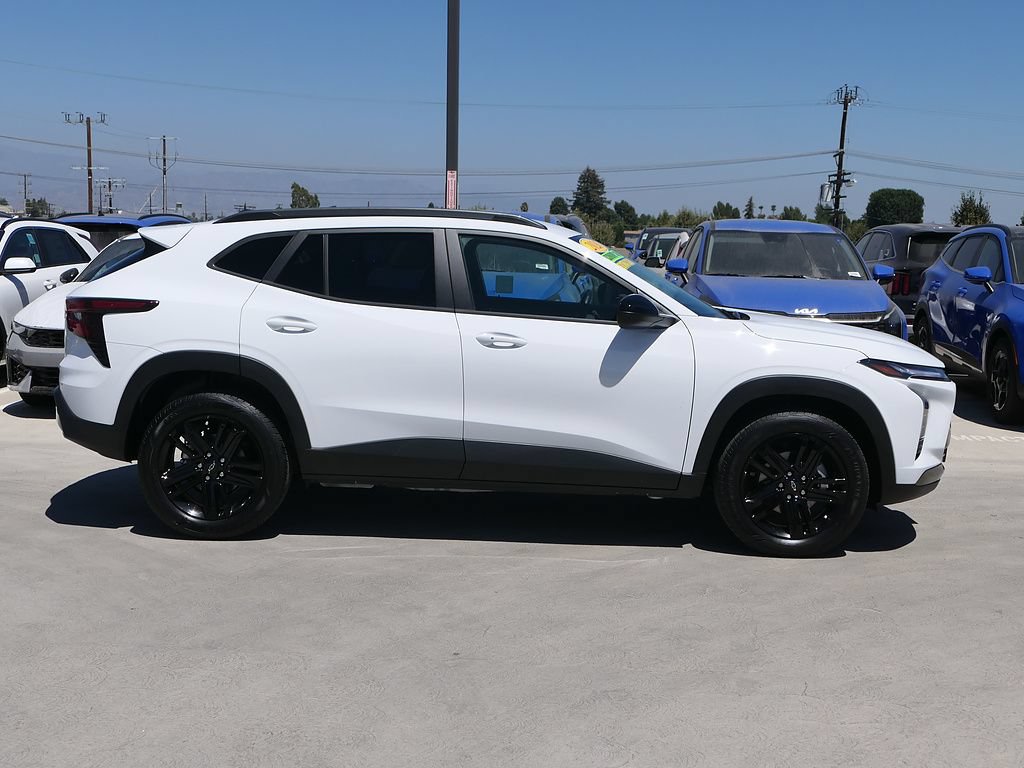 Used 2026 Chevrolet Trax ACTIV FWD image 2