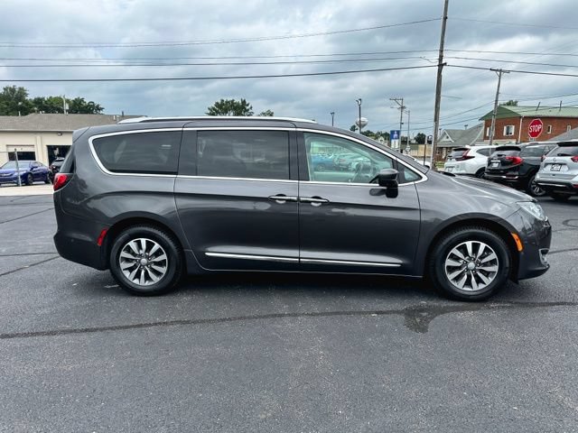 Used 2020 Chrysler Pacifica Touring-L Plus w/ Advanced Safetytec Group FWD image 9