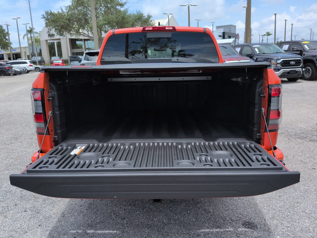 Used 2025 Nissan Frontier Pro-X w/ Pro Premium Package RWD image 13