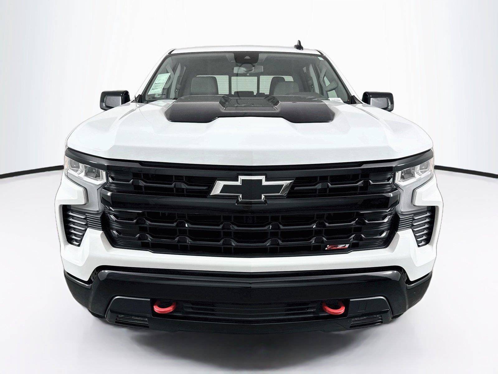 Used 2025 Chevrolet Silverado 1500 LT Trail Boss w/ Convenience Package II AWD/4WD image 9