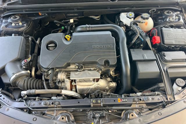 Used 2025 Chevrolet Malibu LT FWD image 23