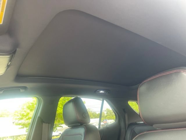 Used 2023 Chevrolet Equinox RS w/ RS Leather Package AWD/4WD image 5