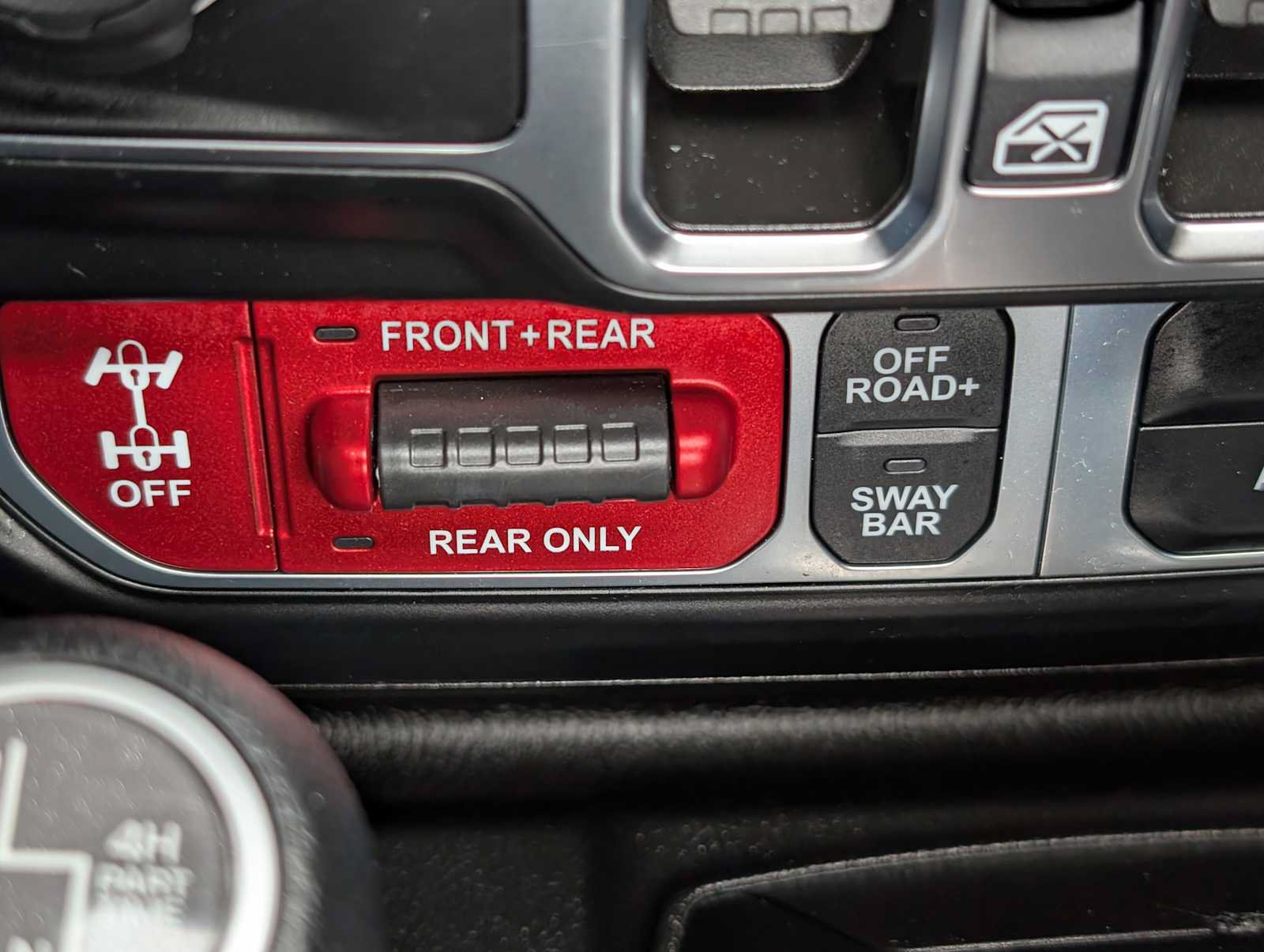 Used 2024 Jeep Wrangler Unlimited Rubicon 4xe AWD/4WD image 32