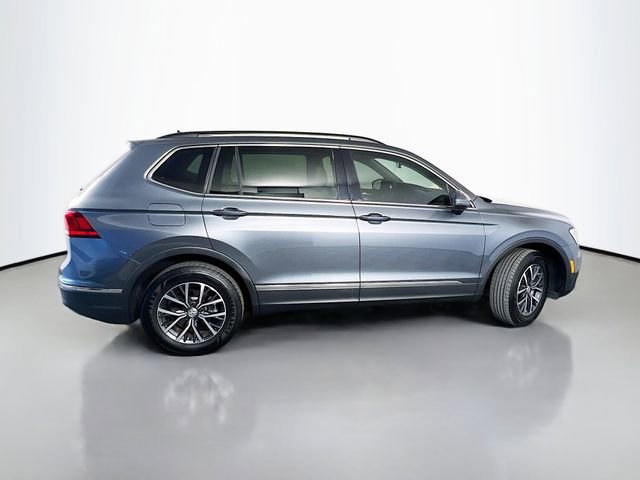Used 2020 Volkswagen Tiguan SE w/ Panoramic Sunroof Package image 8