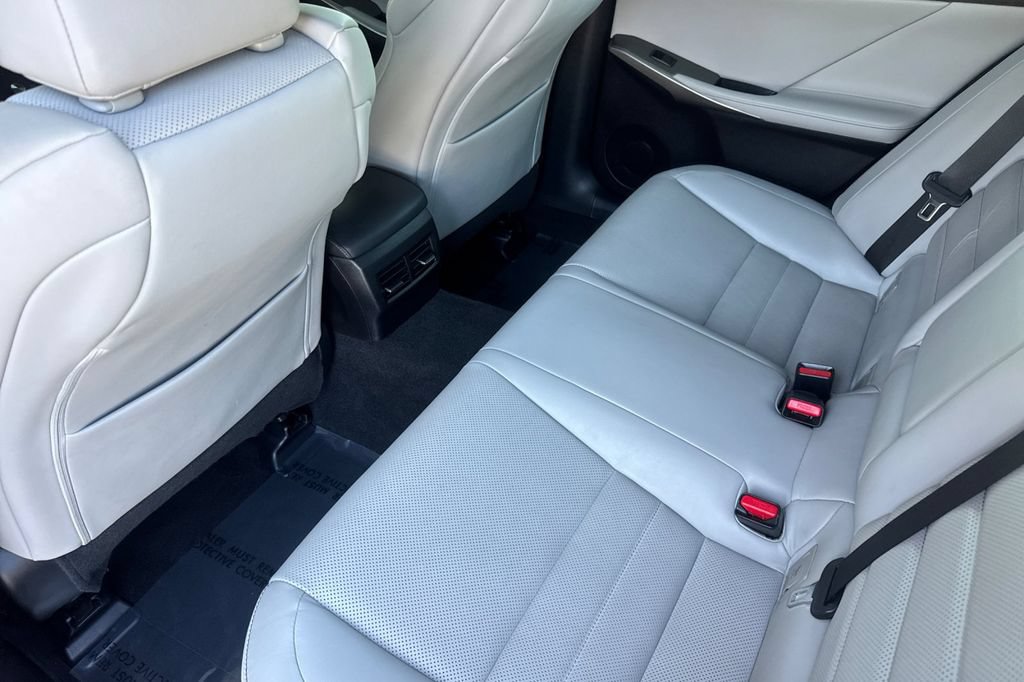 Used 2015 Lexus IS 350 w/ F-Sport Package RWD image 11