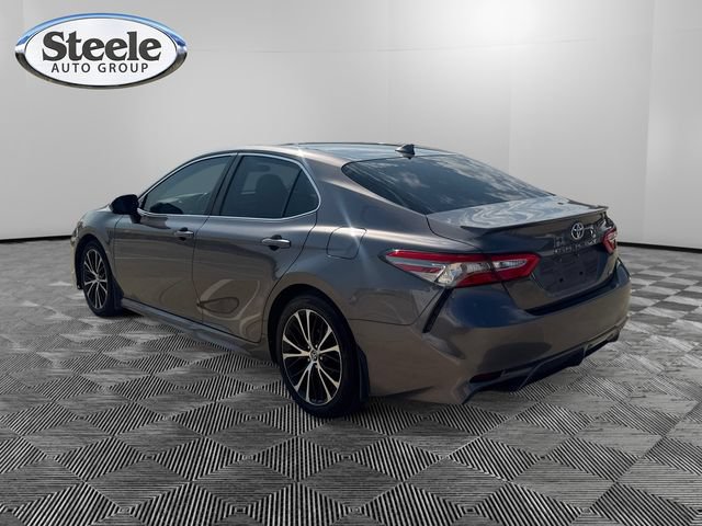 Used 2019 Toyota Camry SE FWD image 3