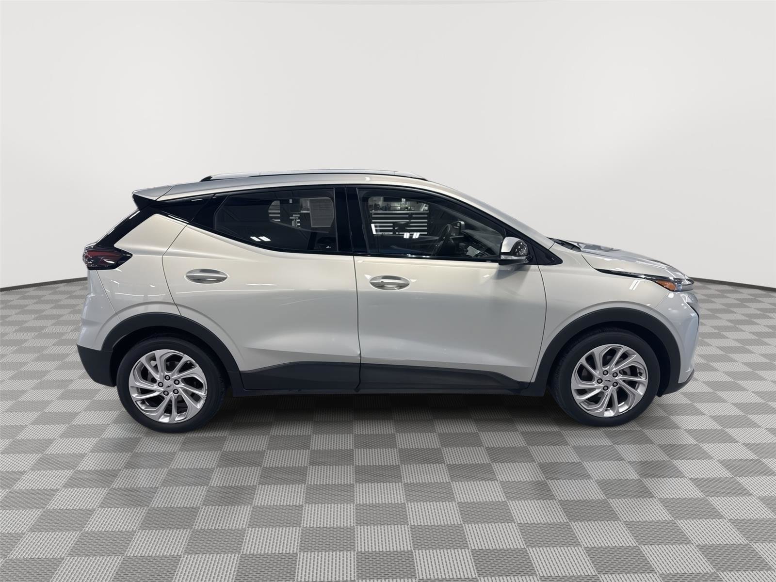 Used 2023 Chevrolet Bolt EUV LT FWD image 8