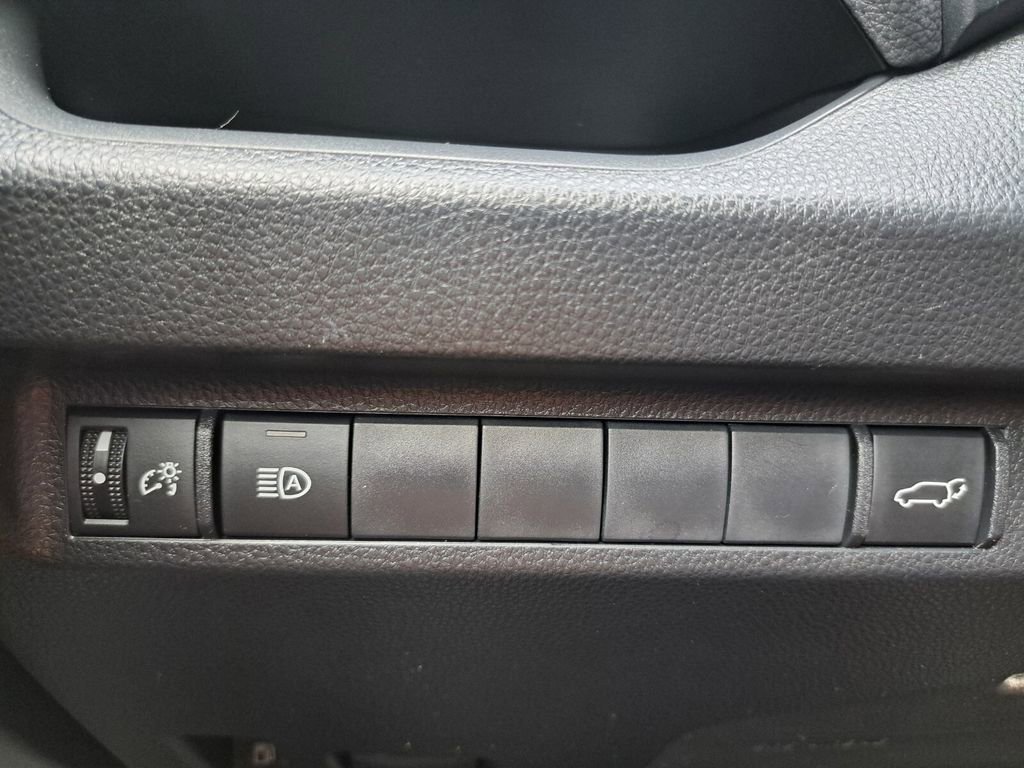 Used 2025 Toyota RAV4 XLE Premium image 14